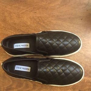 Steve Madden black loafers